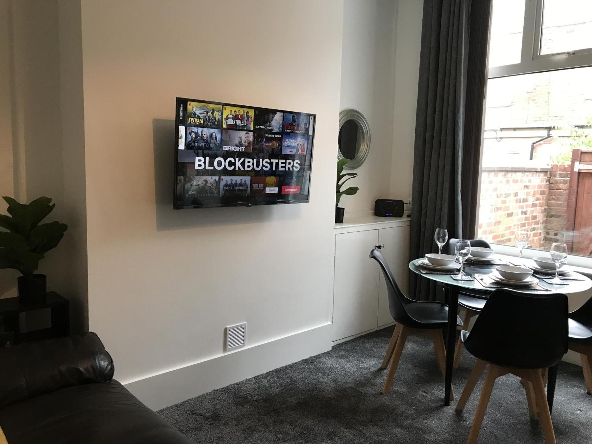 Bright Spacious 3-Bed With Office & Patio, Preston 普雷斯顿 外观 照片