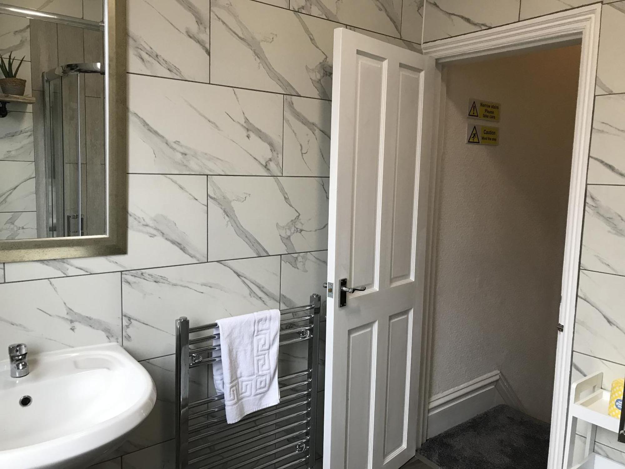 Bright Spacious 3-Bed With Office & Patio, Preston 普雷斯顿 外观 照片